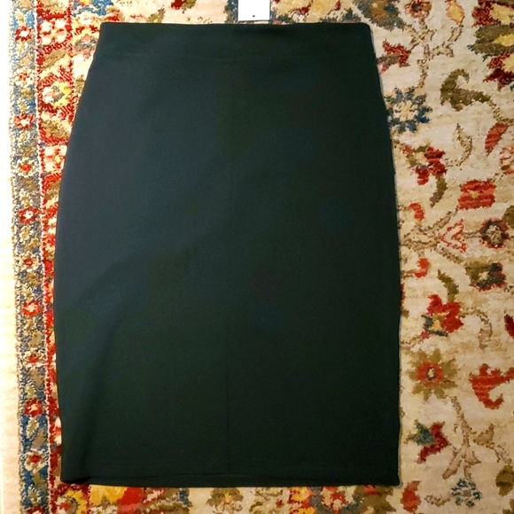 NWT Calvin Klein Pencil Column Skirt Size S Small Mallard Green - Picture 2 of 4